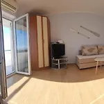 With Direct Sea View, Free Parking And Close To Beaches And Promenade Apartament *