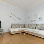 Apartament With Direct Sea View, Free Parking And Close To Beaches And Promenade