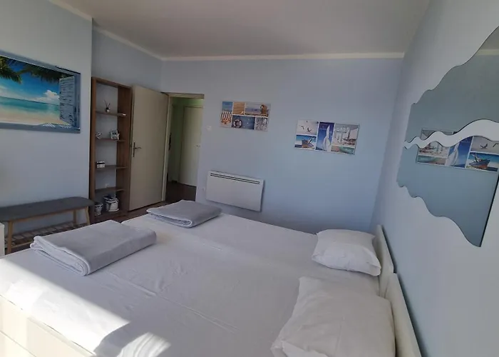 Apartment With Direct Sea View, Free Parking And Close To Beaches And Promenade *