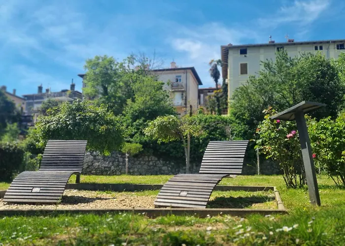 With Direct Sea View, Free Parking And Close To Beaches And Promenade Apartment Lovran