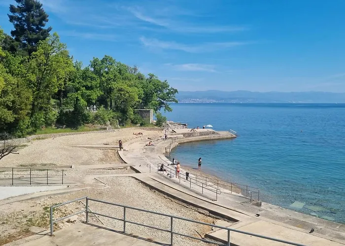 Apartment With Direct Sea View, Free Parking And Close To Beaches And Promenade *