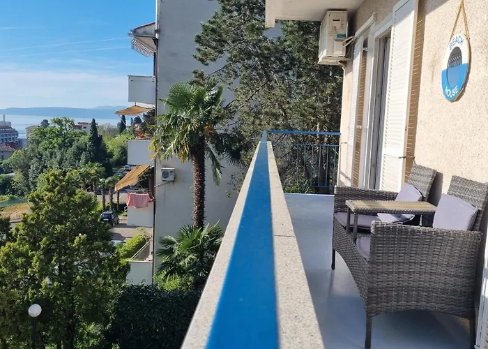 Apartment With Direct Sea View, Free Parking And Close To Beaches And Promenade