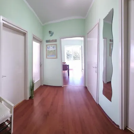 Lägenhet With Direct Sea View, Free Parking And Close To Beaches And Promenade Lovran