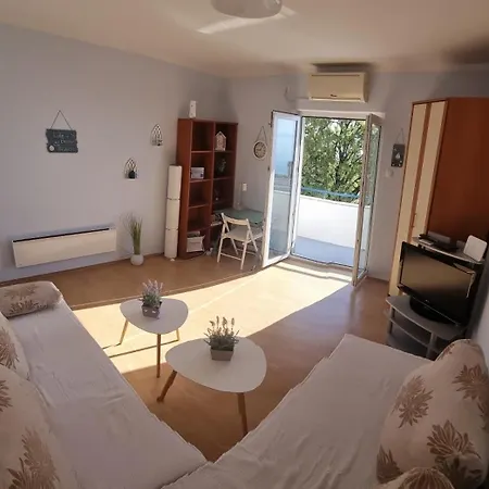 With Direct Sea View, Free Parking And Close To Beaches And Promenade Апартаменты Ловран