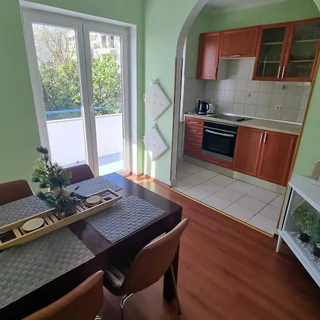 With Direct Sea View, Free Parking And Close To Beaches And Promenade