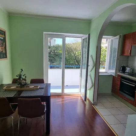 With Direct Sea View, Free Parking And Close To Beaches And Promenade *