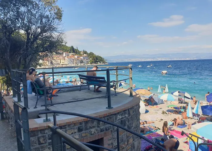 With Direct Sea View, Free Parking And Close To Beaches And Promenade Apartman