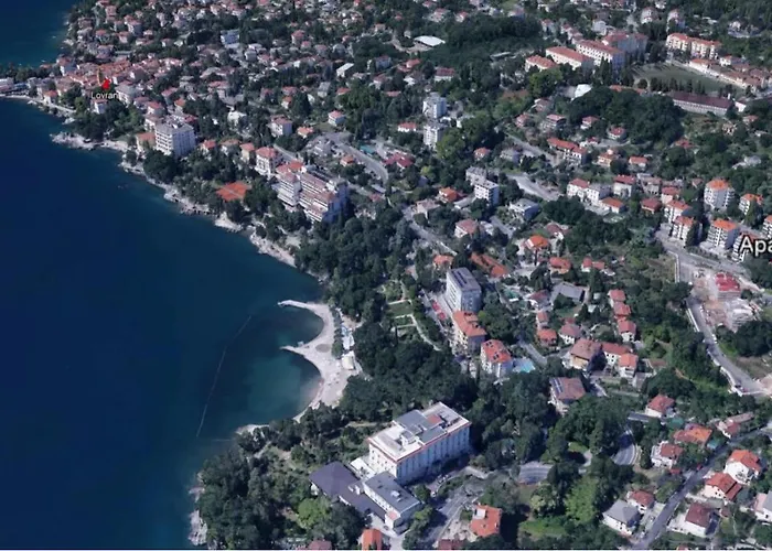 Apartman With Direct Sea View, Free Parking And Close To Beaches And Promenade *