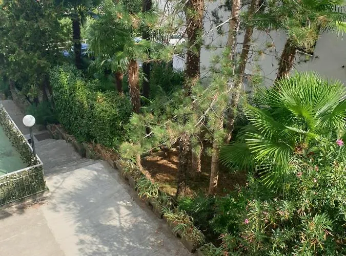 With Direct Sea View, Free Parking And Close To Beaches And Promenade