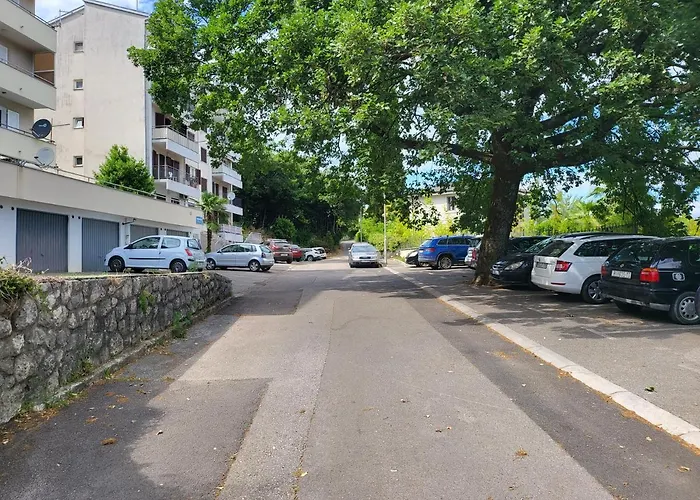 With Direct Sea View, Free Parking And Close To Beaches And Promenade